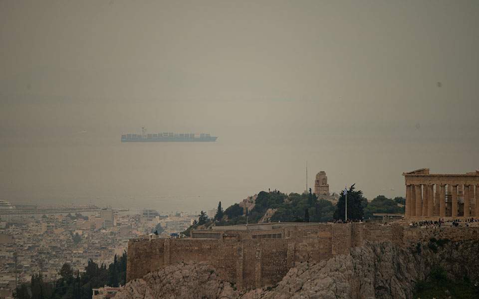 αυξημένες-συγκεντρώσεις-αφρικανικής-561102967