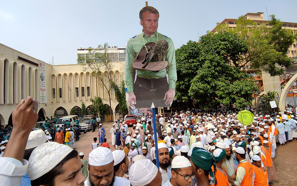 μουσουλμανική-συσπείρωση-γύρω-από-ερ-561134290