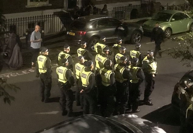 Βρετανία: Παράνομο πάρτι σε σπίτι νοικιασμένο από ψηφιακή πλατφόρμα (εικόνες)-2