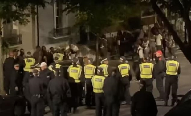 Βρετανία: Παράνομο πάρτι σε σπίτι νοικιασμένο από ψηφιακή πλατφόρμα (εικόνες)-3