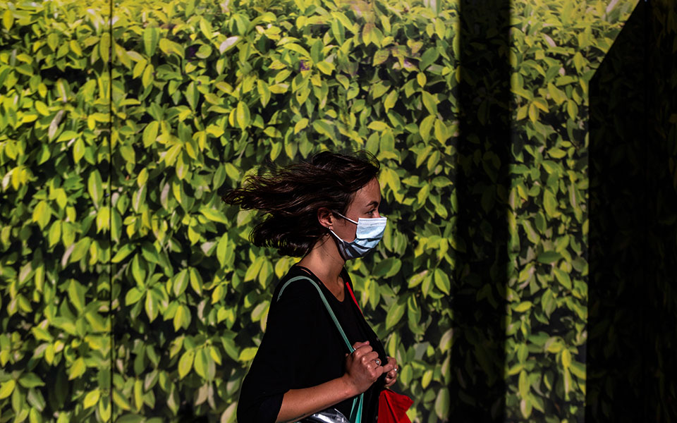 αρνητικό-ρεκόρ-με-935-νέα-κρούσματα-561130924