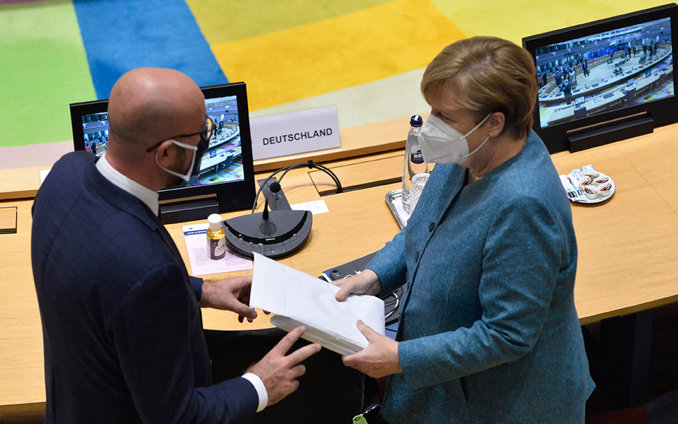 to-καρότο-και-μαστίγιο-απέτυχε-με-την-561116653