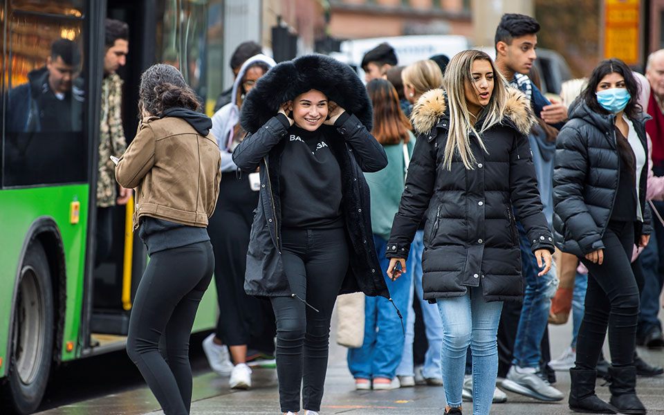 η-σουηδία-χαλαρώνει-τα-μέτρα-δεν-συσ-561128581