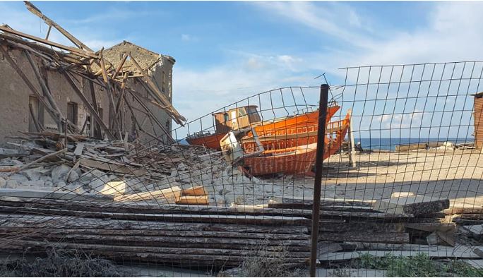Οκτώ τραυματίες και εκτεταμένες ζημιές σε παλαιά κτίρια της Σάμου (φωτογραφίες)-1