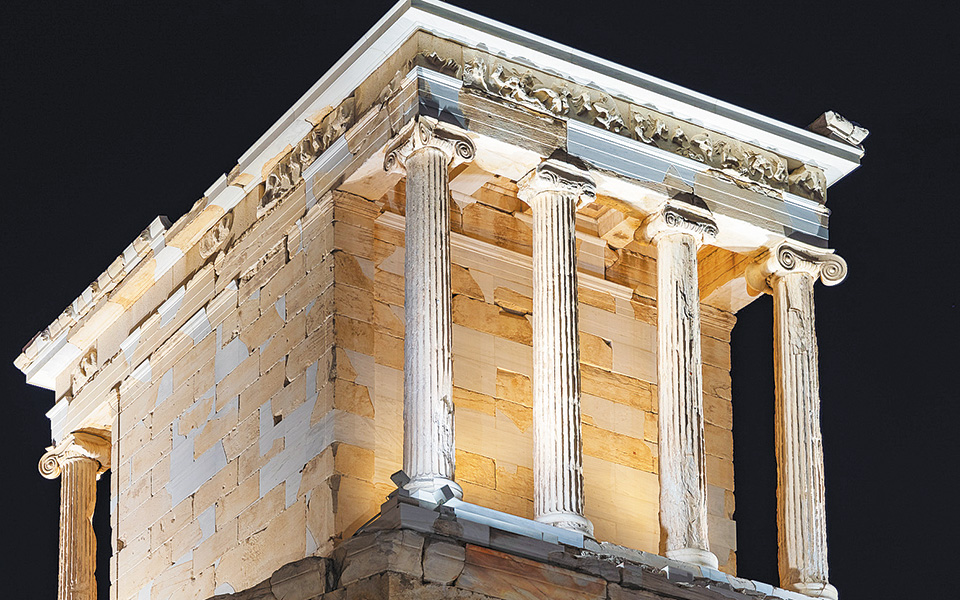 ακρόπολη-φαντασμαγορία-και-συμβολισ-561099736