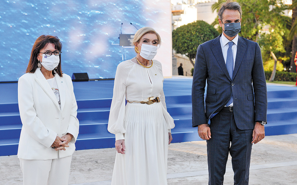 με-λαμπρότητα-εορτάστηκαν-τα-2-500-χρόνια-561100138