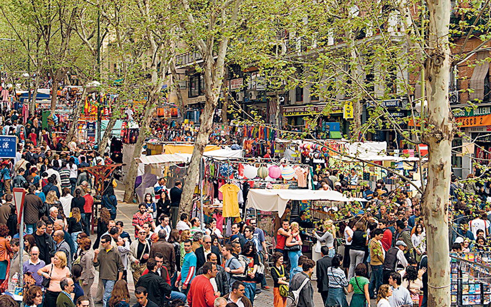 σβήνει-το-παραδοσιακό-παζάρι-του-ελ-ρά-561102811