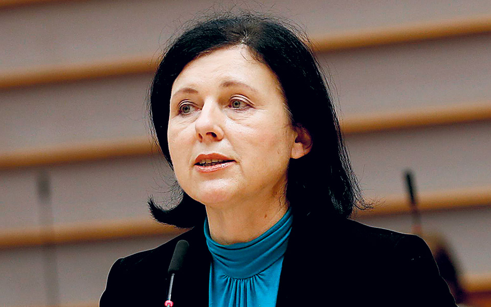 συνέντευξη-βέρα-γιούροβα-στην-κ-δια-561105679