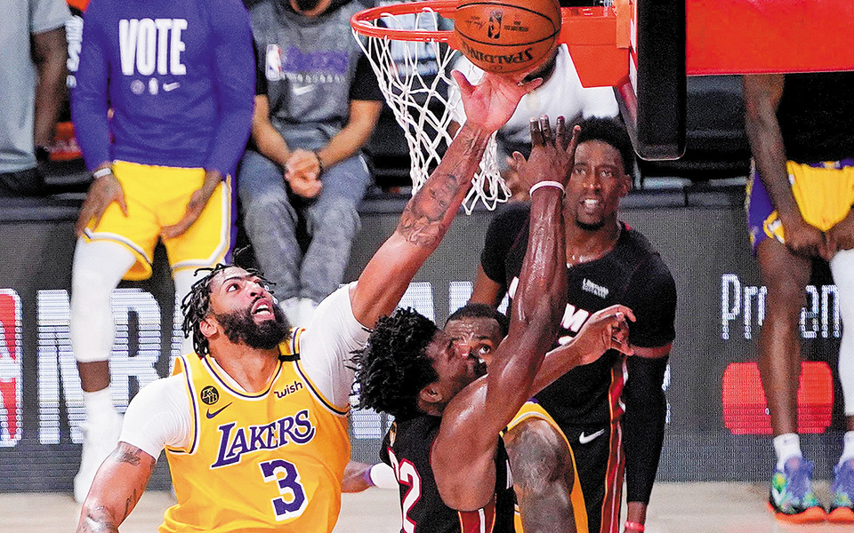 πιο-κοντά-στον-τίτλο-του-νβα-οι-λέικερς-561108418