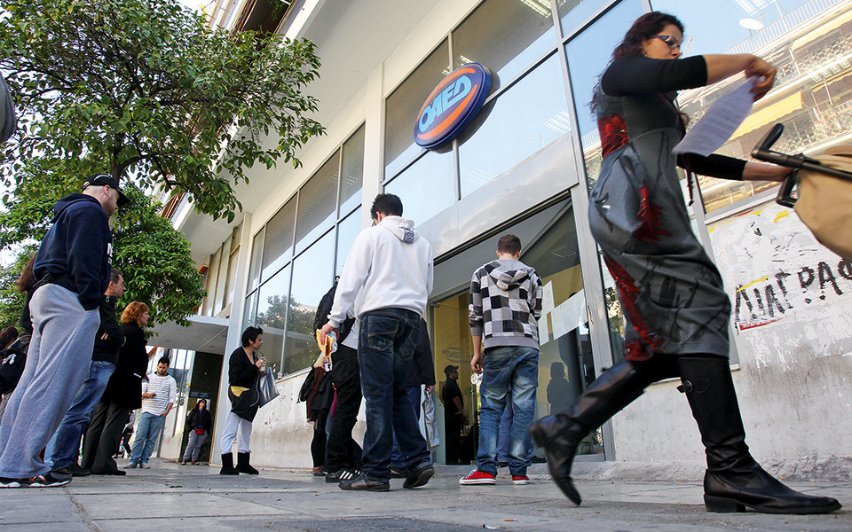 μεγάλη-ζήτηση-για-τα-προγράμματα-επιδ-561108382