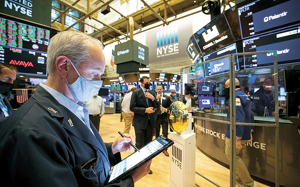 ανοδικά-και-με-αυξημένες-συναλλαγές-τ-561109723