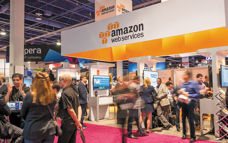 το-υπολογιστικό-νέφος-φέρνει-βροχή-επ-561112498