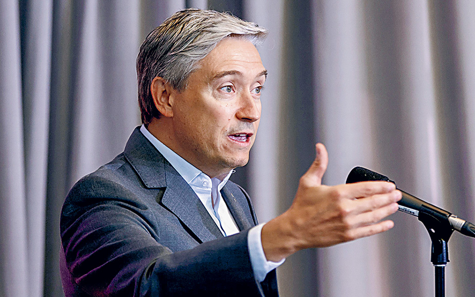 ο-καναδάς-προσφέρεται-να-μεσολαβήσε-561114511