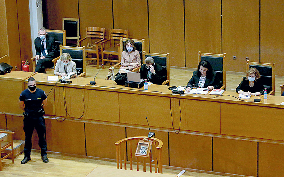 χρυσή-αυγή-ανοίγει-ο-δρόμος-για-τη-φυλα-561114136