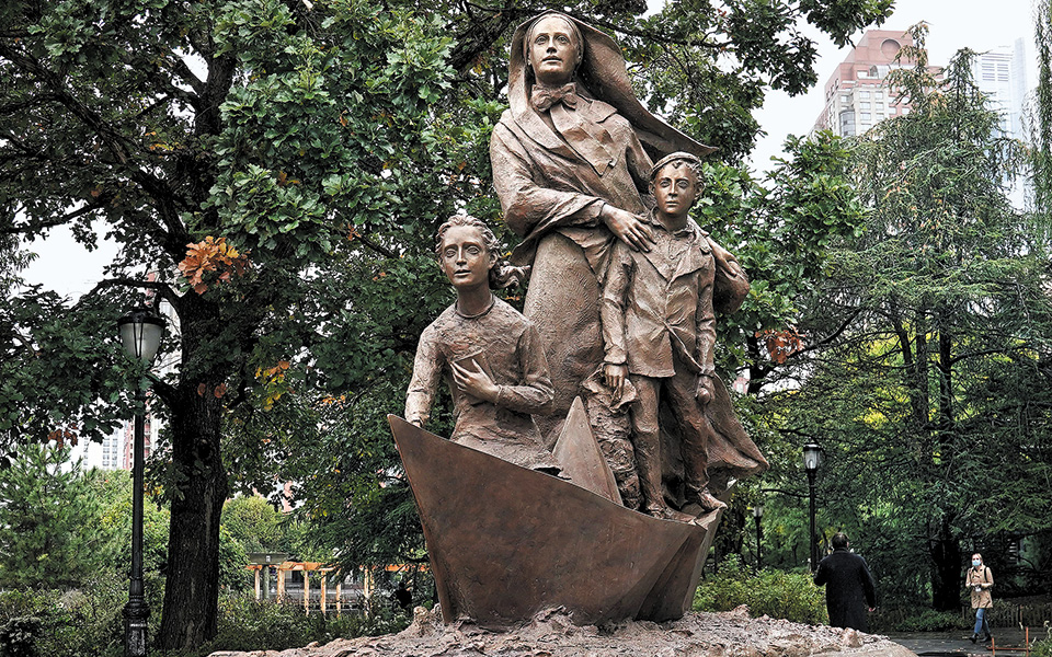 η-αγία-των-μεταναστών-561116437