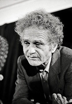 Γιούρι Ορλόφ: παρεμπιπτόντως, ακτιβιστής-1