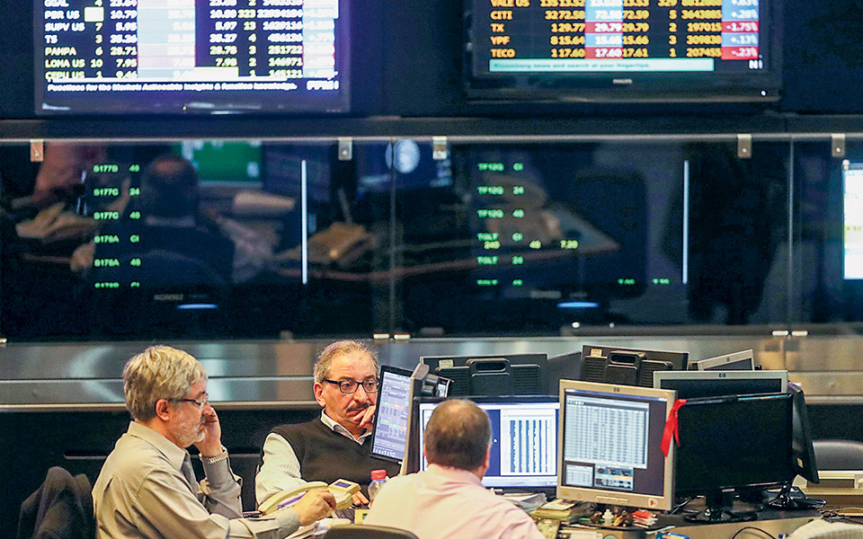 σε-δύσκολη-θέση-με-ισχνή-ρευστότητα-πα-561123799