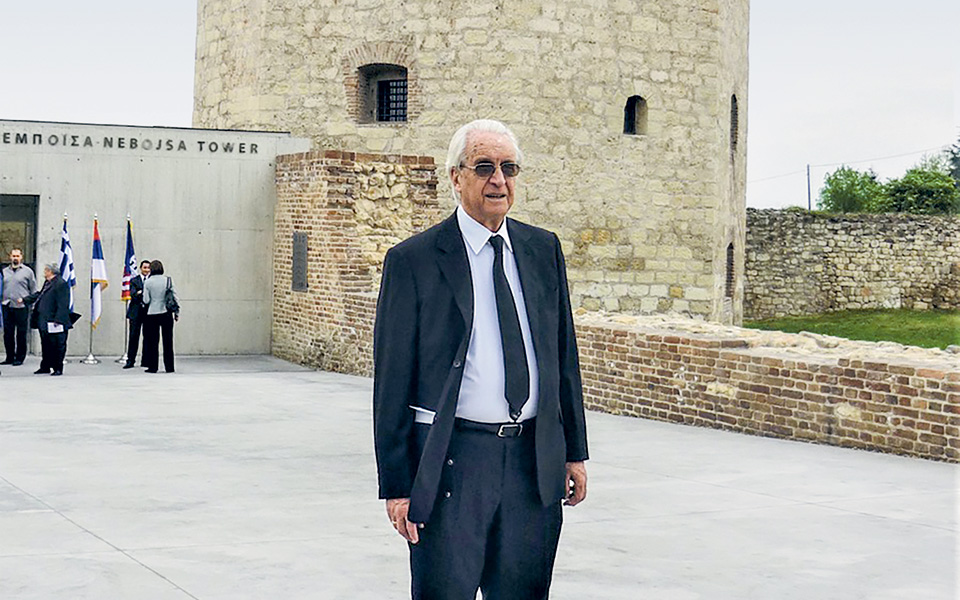 νίκος-ζίας-διαπρεπής-επιστήμονας-χαρ-561123388