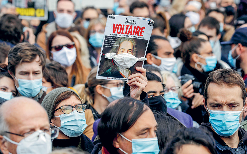 μια-δολοφονία-με-πολλούς-αποδέκτες-561123976