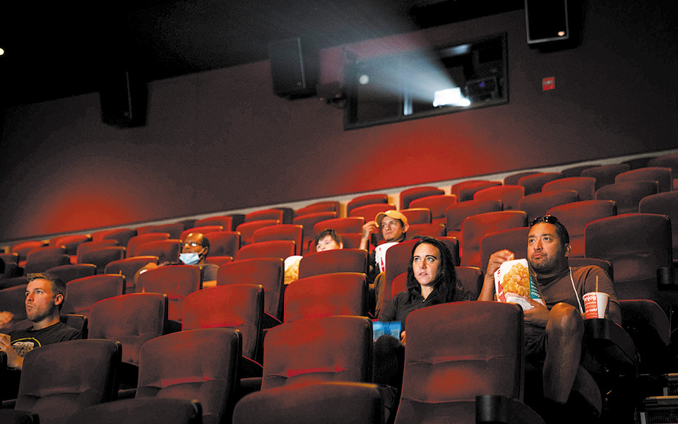 κινηματογράφοι-μέσος-όρος-θεατών-έξ-561125746