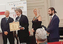 Ο Κώστας Βαρώτσος τιμήθηκε με το ιταλικό βραβείο «Οι Πολεμιστές του Ριάτσε»-1