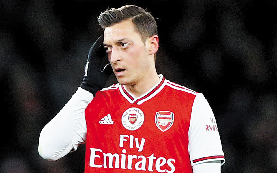 η-αρσεναλ-τελείωσε-τον-μεσούτ-οζίλ-λ-561134182