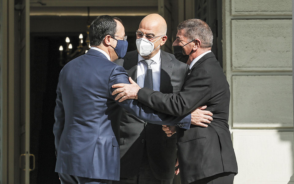 τριμερής-συνεργασία-αντίδοτο-σε-προκ-561134335