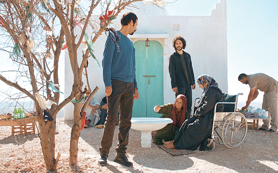 Δοκιμασίες σε κοινωνία και οικογένεια-1