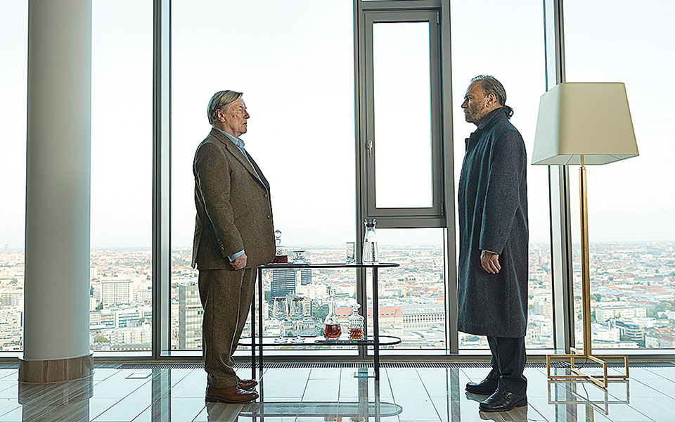 Δοκιμασίες σε κοινωνία και οικογένεια-2