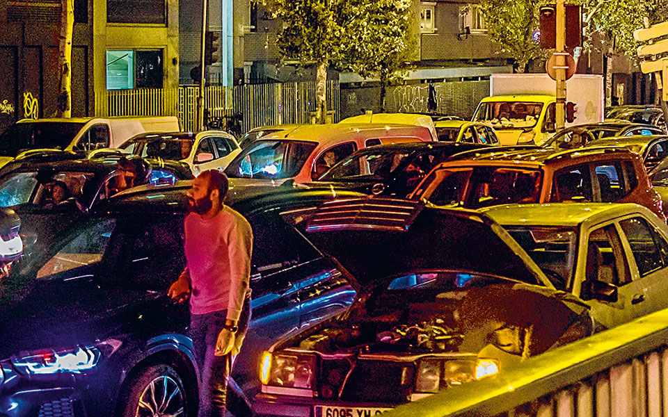 εσχατη-λύση-τα-εθνικά-lockdowns-561138328