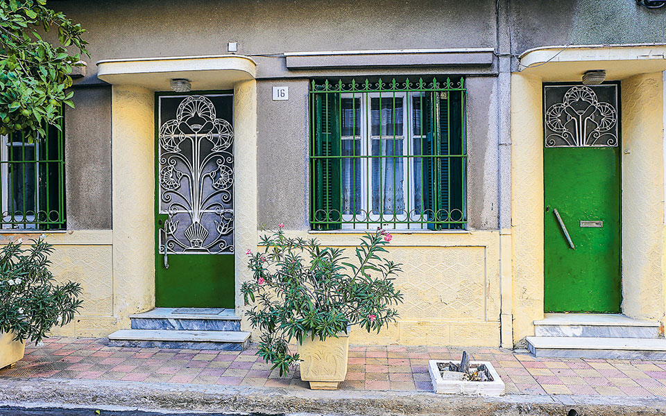 Δραπετσώνα, η πόλη που θέλει να ανθήσει-1