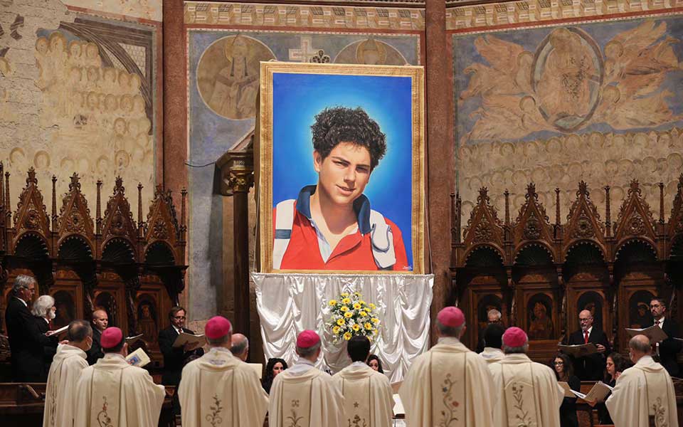 ο-πρώτος-millennial-άγιος-της-καθολικής-εκκλησ-561113914