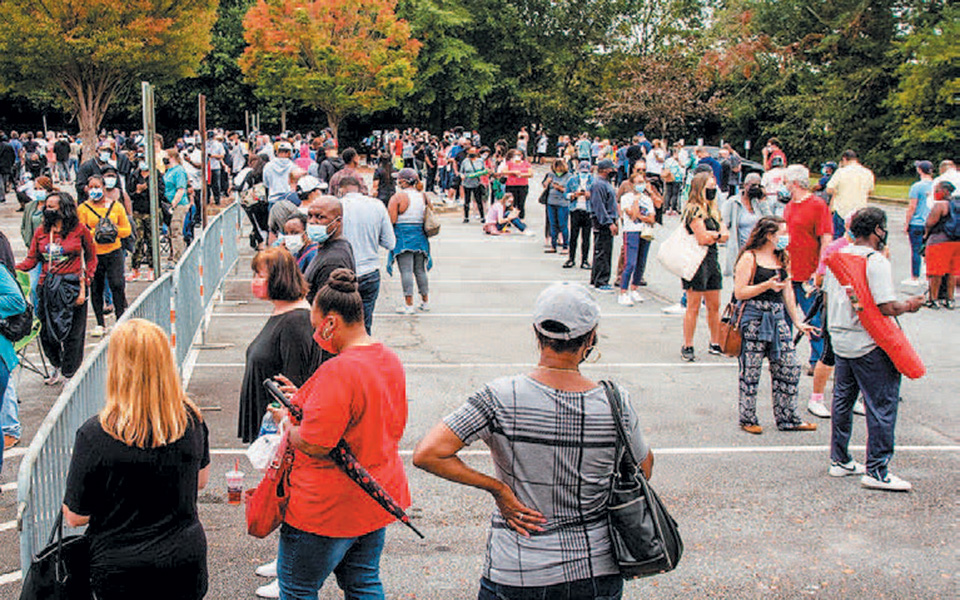 ουρές-μέτρων-έξω-από-εκλογικά-κέντρα-σ-561115666