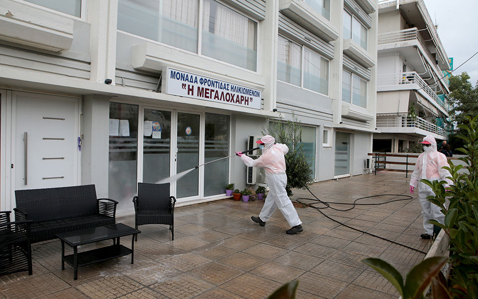 δέκα-τα-κρούσματα-στο-γηροκομείο-της-γ-561120817