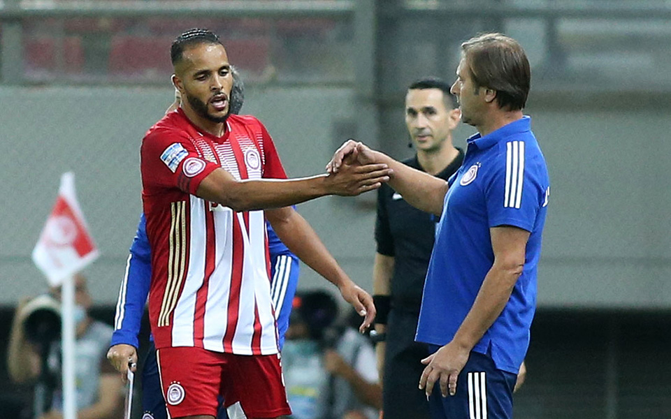 καθρέφτης-των-ευρωπαίων-το-χορτάρι-561130096