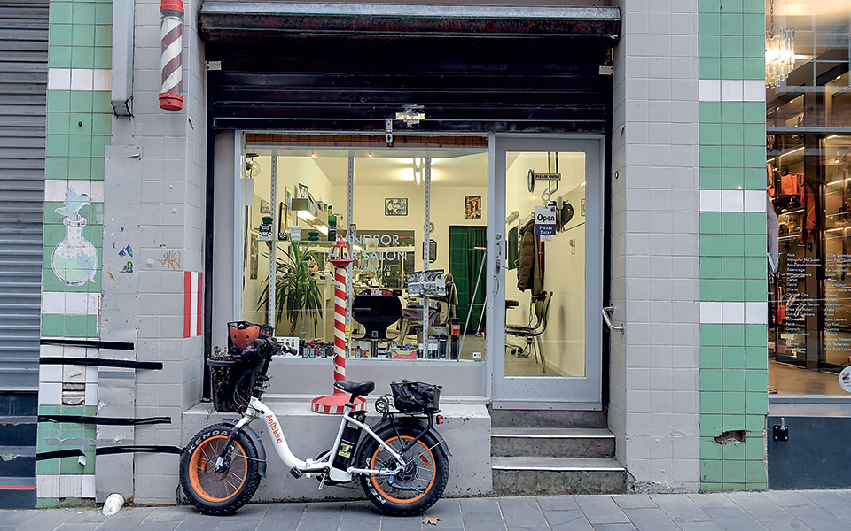 Όταν η Ελλάδα ερωτεύτηκε τα ηλεκτρικά ποδήλατα-1