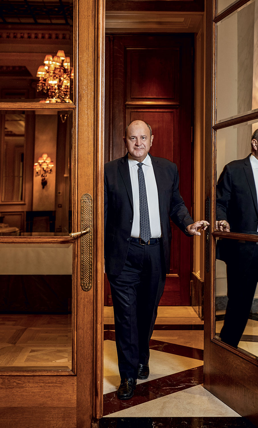 Τιμ Ανανιάδης: Μαθήματα φιλοξενίας-2