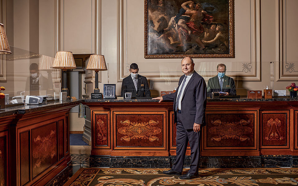 τιμ-ανανιάδης-μαθήματα-φιλοξενίας-561129454