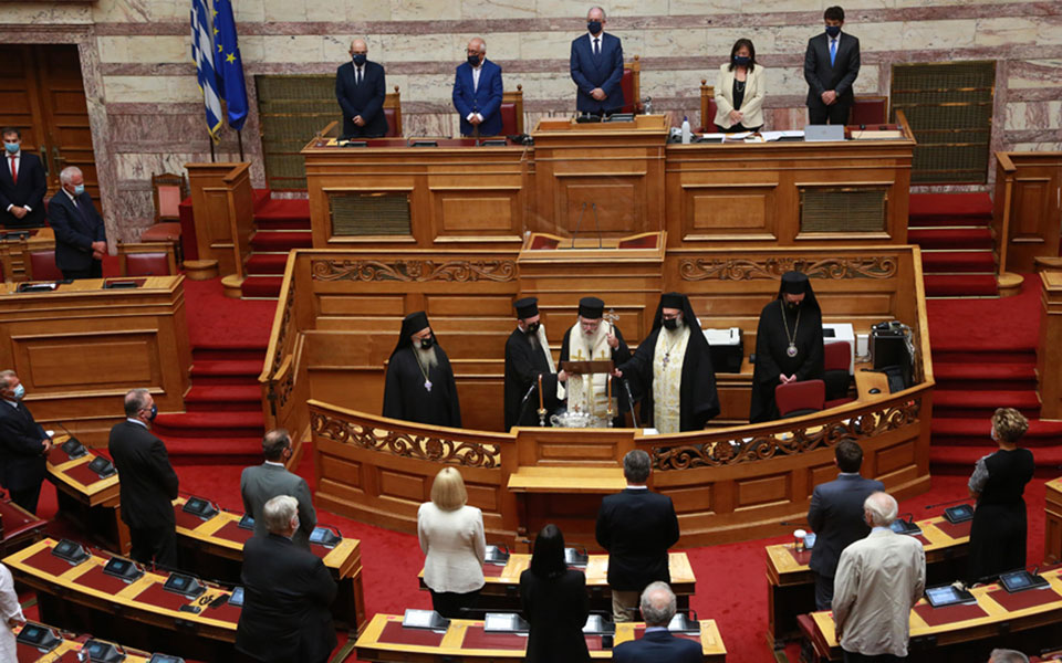 βουλή-αγιασμός-με-60-παρόντες-βουλευτές-561104635