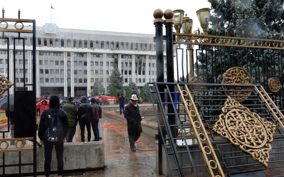 κιργιστάν-οι-ταραχές-οδήγησαν-σε-νέο-υ-561105721