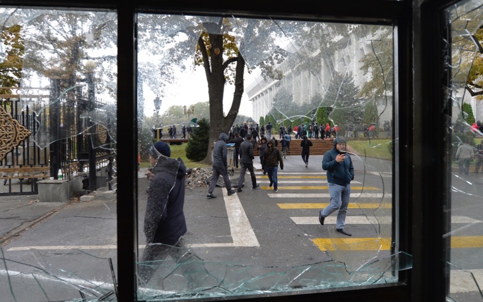 παραίτηση-του-κιργίζιου-πρωθυπουργο-561107059