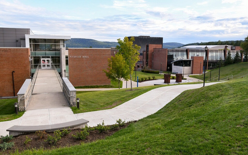 ηπα-παραίτηση-προέδρου-στο-πανεπιστή-561118882