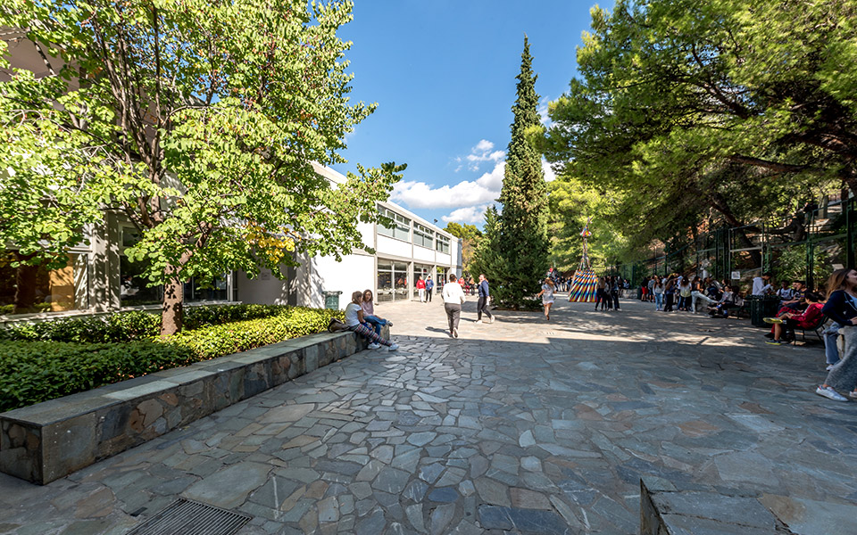 ένα-εναλλακτικό-μονοπάτι-αποφοίτηση-561127285