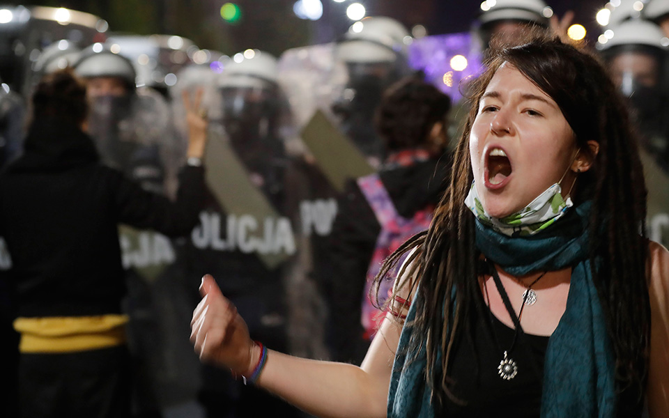 πολωνία-σχεδόν-πλήρης-απαγόρευση-των-561129934