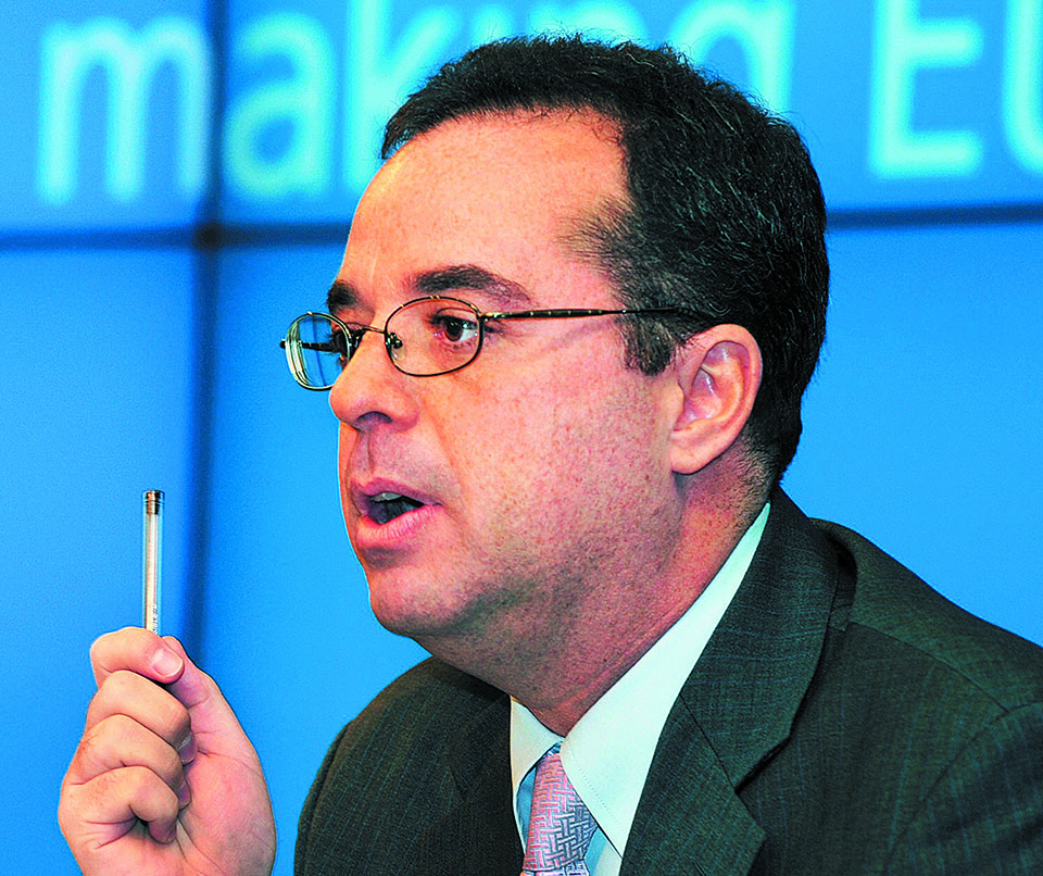 ο-πίτερ-σπίγκελ-στην-κ-ξεκάθαρα-φιλο-561139468