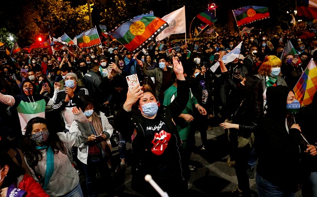 Χιλή: Ψήφος υπέρ νέου συντάγματος, συντριβή για την κυβέρνηση-1