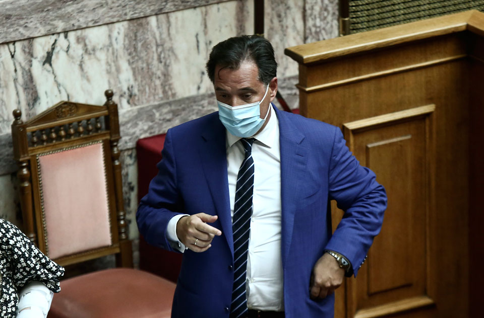 Γεωργιάδης: Δεν αποκλείεται το κλείσιμο της εστίασης στις 22:00-1