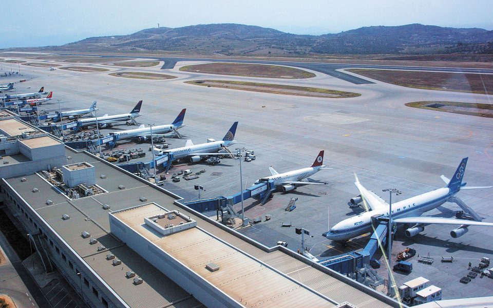 κορωνοϊός-πάνω-από-40-αεροπορικές-δεν-κ-561109294