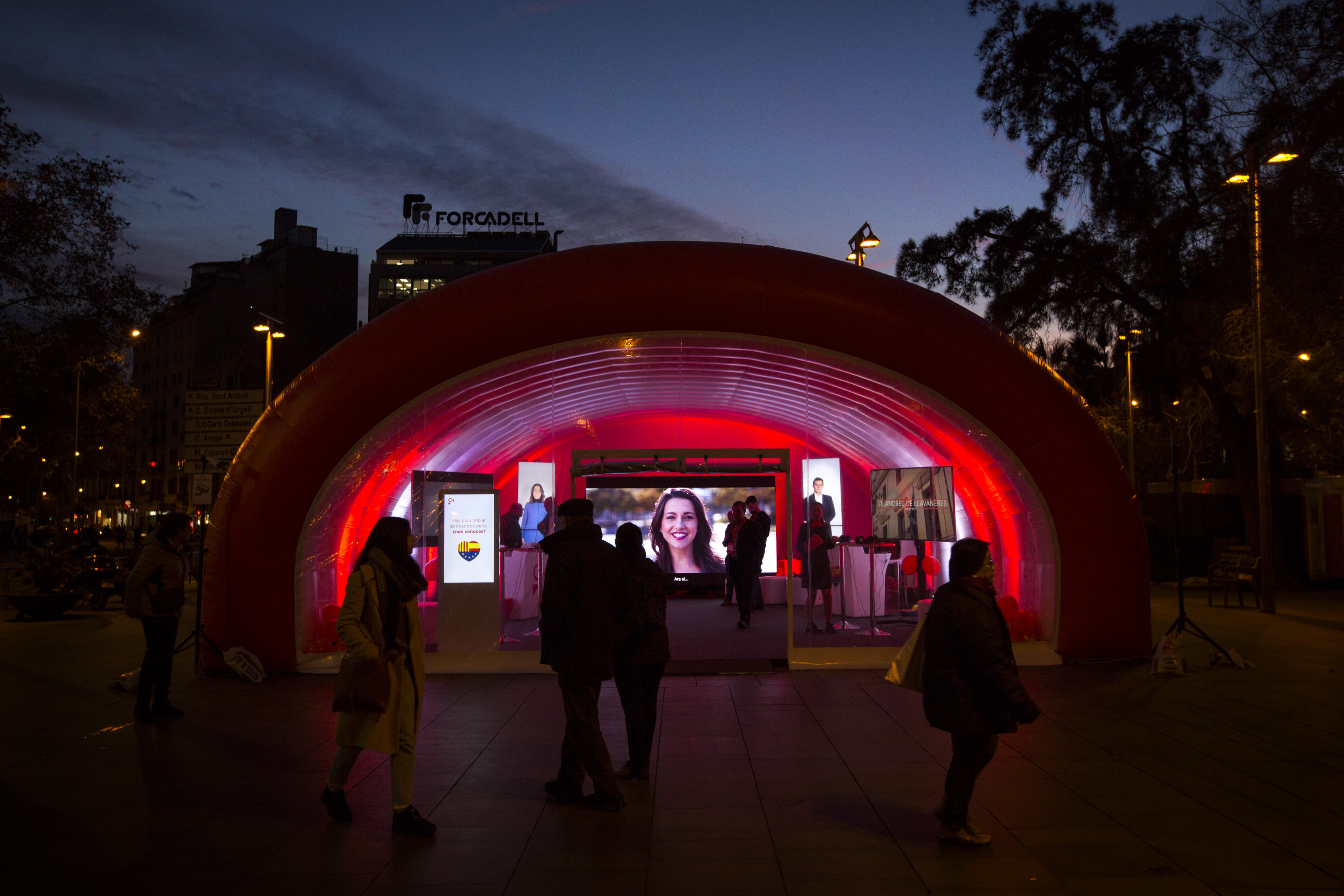 Καταλωνία: Αβεβαιότητα λίγες ημέρες πριν από την κάλπη-1