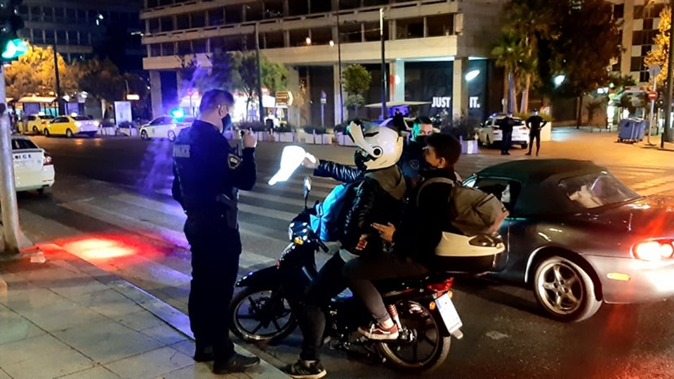 Απαγόρευση κυκλοφορίας: Οδοιπορικό της «Κ» στην άδεια Αθήνα (εικόνες)-2